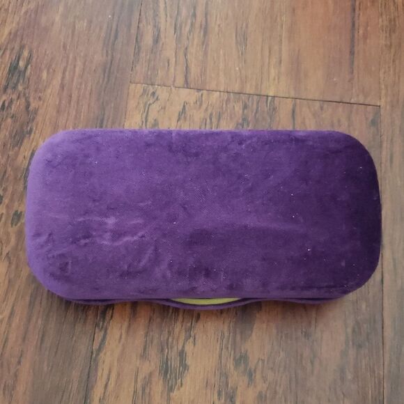 Gucci Elegant Purple Chic Feminine Sturdy Velvet Sunglasses Case